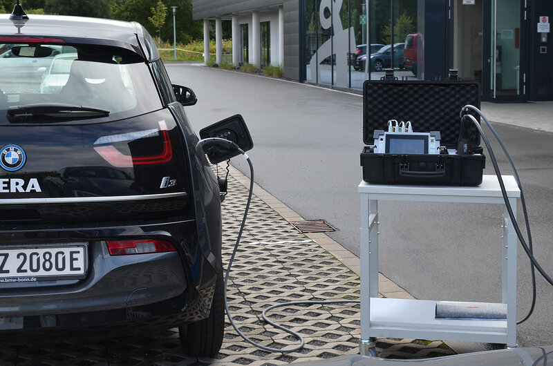 Testing-ev-charging-station-on-site_EMOB32_v2_1600px Testing-ev-charging-station-on-site_EMOB32_v2_1600px